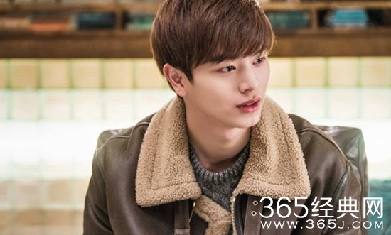 孤单又灿烂的神鬼怪柳德华前世是谁 孤单又灿烂的神鬼怪柳德华真实身份揭秘