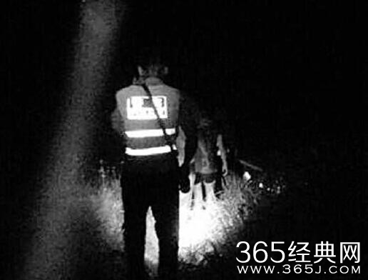 女子被绑香蕉树上性侵现场照片 警察连夜解救