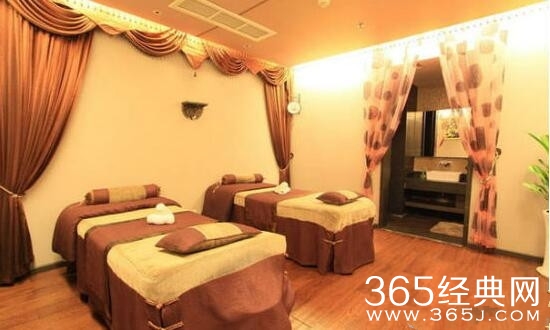 艳艳微信色情小视频流出 养生女老师不授课竟卖淫