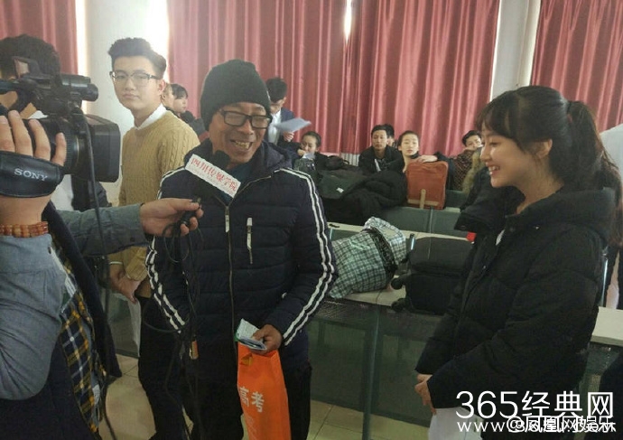 53岁农民第十年参加艺考 想复制王宝强成功之路