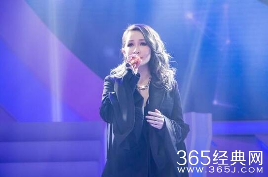 萧亚轩17年换15位帅男友是真的吗 萧亚轩15位前男友都是谁