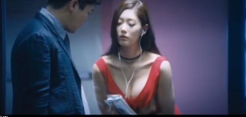 电影情圣票房超五亿成贺岁档最大黑马 克拉拉表现惊艳