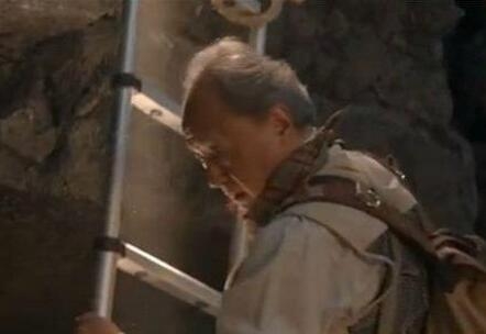 鬼吹灯之精绝古城中为什么会有铝合金的梯子 铝合金的梯子竟然没有穿帮