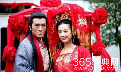 黄圣依加拿大二胎生下儿子 杨子全程细心陪护