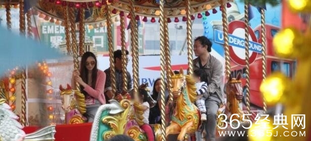 吴佩慈纪晓波为什么不结婚 带子女游玩阵仗大