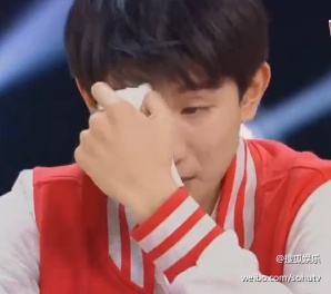 王源泪洒王牌对王牌现场 王源王牌对王牌为什么哭