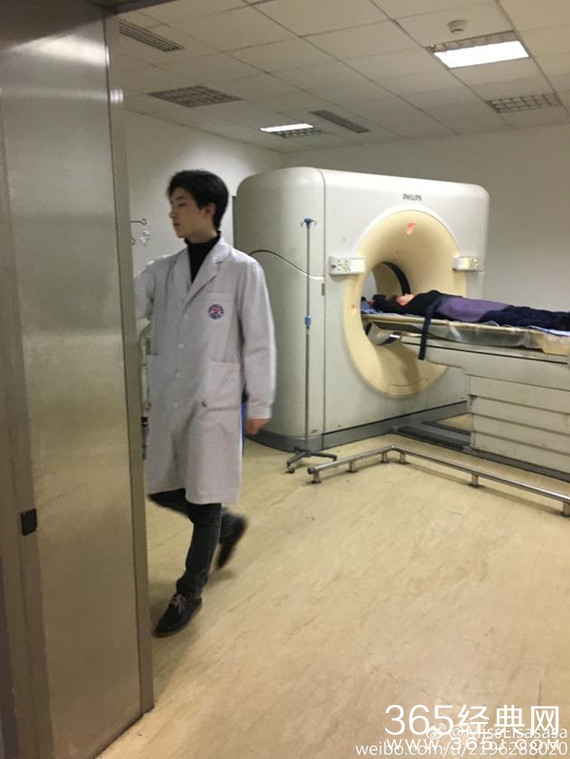 酷似杨洋的医生是哪个医院的 酷似杨洋医生照片个人资料