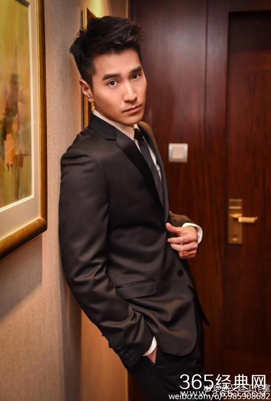 赵又廷人气高遭围堵 赵又廷遭粉丝围堵照片