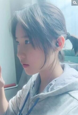 杨童婳个人资料照片 高二女生手绘最美黑板报走红