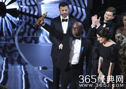 第89届奥斯卡发生了什么乌龙 第89届奥斯卡获奖的到底是爱乐之城还是月光男孩
