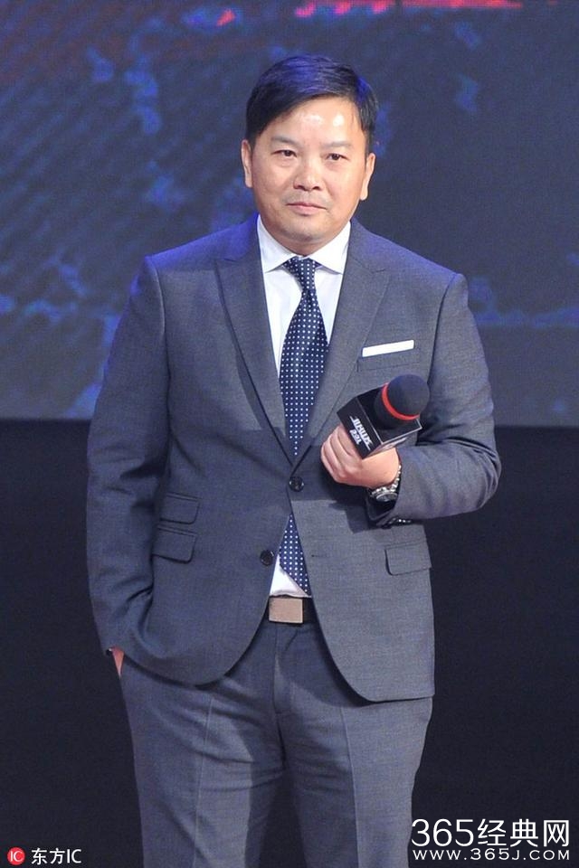 黄轩帅气有型演硬汉像开了挂，拍戏“惨”到一直哭