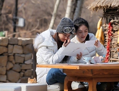 向往的生活赵丽颖和谢娜唱的歌叫什么 向往的生活赵丽颖谢娜的关系为什么这么好