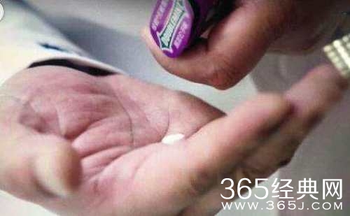 《外科风云》傅院长吃的是什么药 最后结局是什么