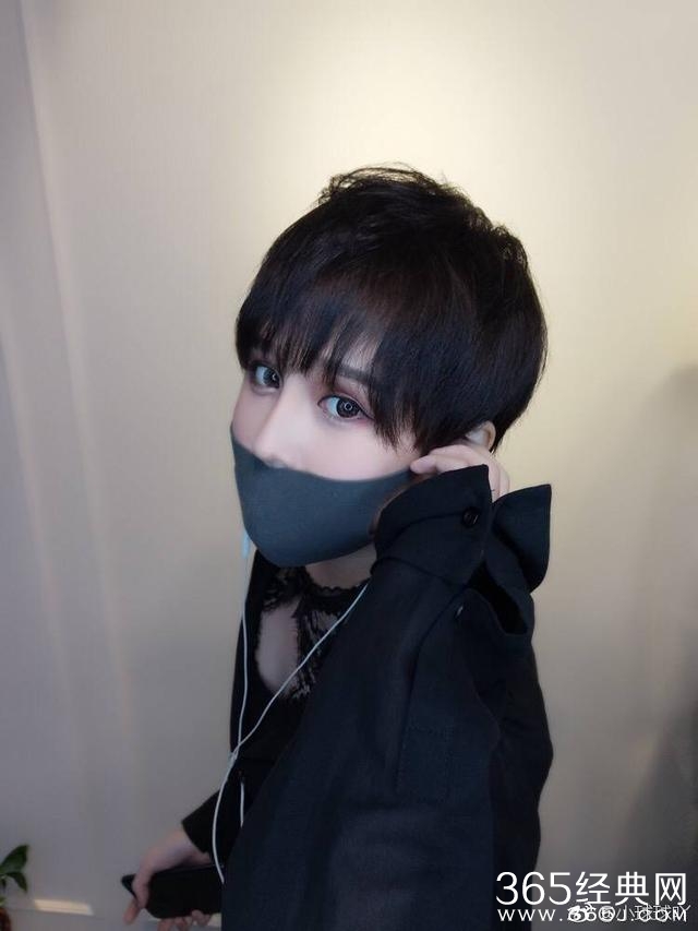 专注社会路线，赵本山女儿赵一涵一张照片亮瞎路人