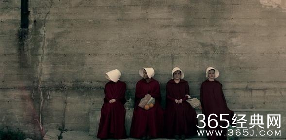 使女的故事讲的是什么  使女的故事第一季中的7个细节是什么