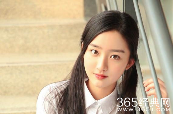 我们的少年时代王俊凯前女友是谁演的 邓恩熙个人资料介绍