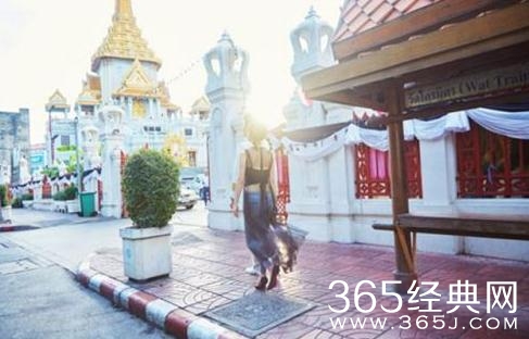 男爵的同桌小女生剧情讲的是什么 男爵的同桌小女生剧情简介