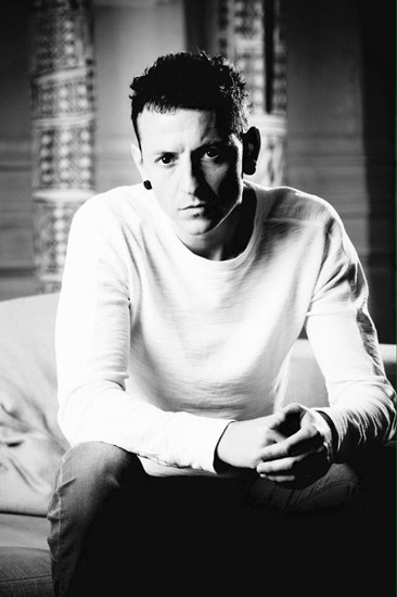 林肯公园主唱为什么会自杀 林肯公园主唱自杀原因竟然是这个