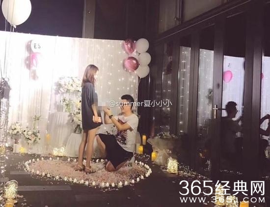 王思聪前女友雪梨被求婚视频 张衍向雪梨求婚视频