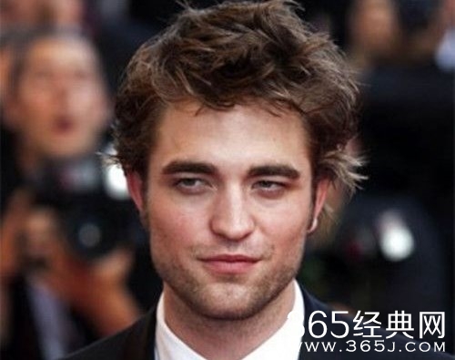 暮光之城男主角现女友,暮光之城男主角结婚了