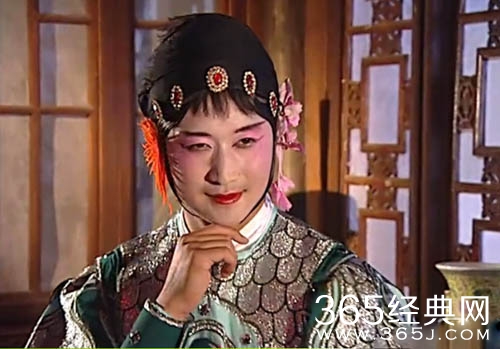 吴京女装旧照曝光 吴京穿女装是哪部戏里的