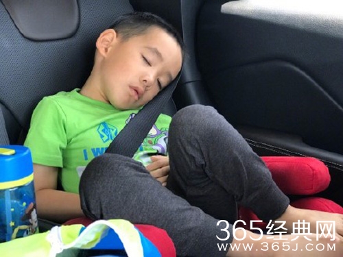 陈小春儿子正面照 陈小春儿子资料照片曝光