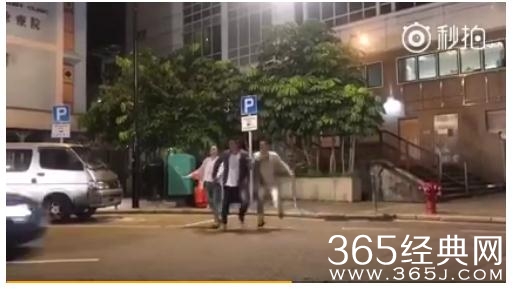 TVB男星梁烈唯拍戏时被汽车撞飞现场视频 梁烈唯受伤严重吗