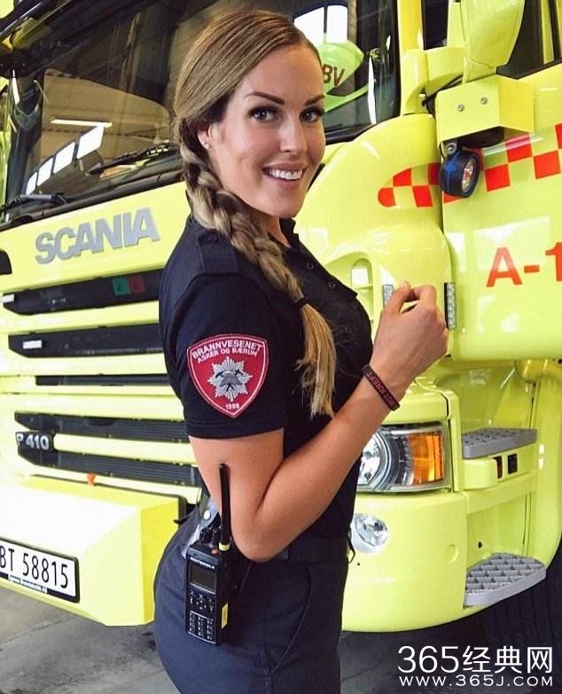 古恩纳尔腾(Gunn Narten)大尺度泳装照片 最性感女消防员走红