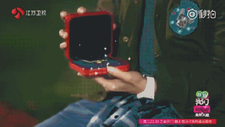 吴昕项链是怎么回事 吴昕为什么一直带着潘玮柏送的项链