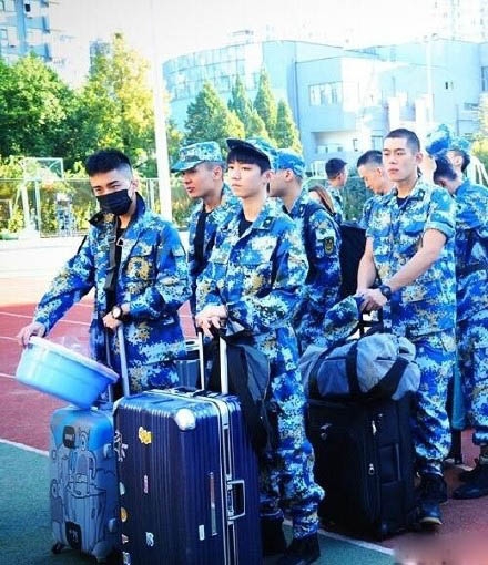 王俊凯军训照曝光 王俊凯要军训多长时间