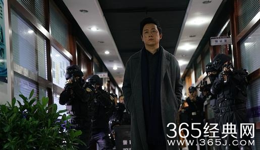 白夜追凶关宏峰为什么有黑夜恐惧症 白夜追凶关宏峰得黑夜恐惧症的原因是什么