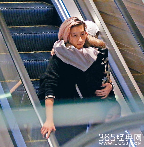 吴卓林同性密友Andi大尺度性感照片 成龙女儿是同性恋吗