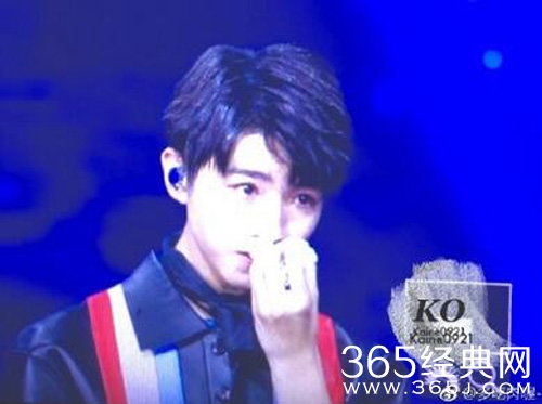 王俊凯妈妈亲笔信全文阅读 王俊凯读妈妈信泪崩