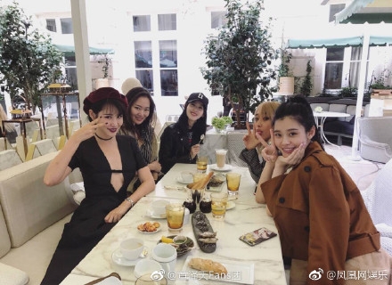 奶茶妹妹章泽天认识奚梦瑶吗 章泽天和奚梦瑶是什么关系