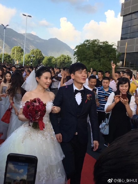 汤臣一品老总的儿子资料介绍 意尔康老总的女儿照片资料曝光