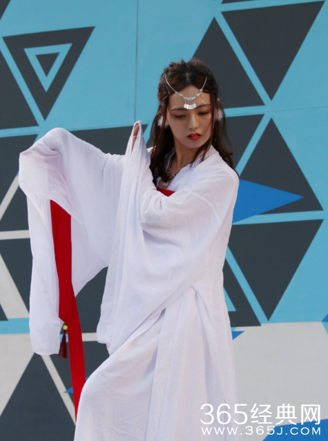 艾芊芊家庭背景 中国女留学生成日本大学校花是怎么回事