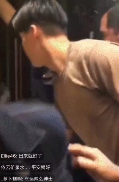 陈伟霆被困电梯是怎么回事 陈伟霆被困电梯里视频