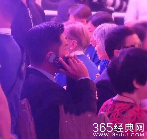 古天乐为什么还在用滑盖手机 古天乐为什么不用智能手机