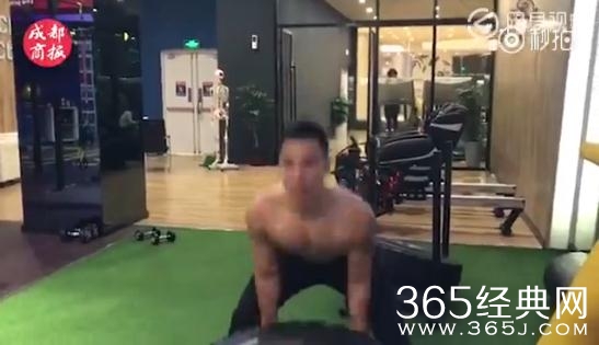 健身教练李珂个人资料微博 神似陈伟霆刷爆朋友圈走红