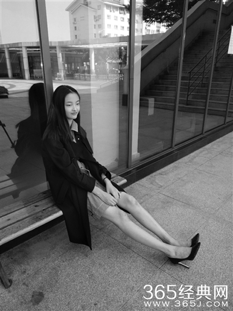 14岁女孩吴怡家庭背景资料介绍 摘国际模特大赛冠军走红