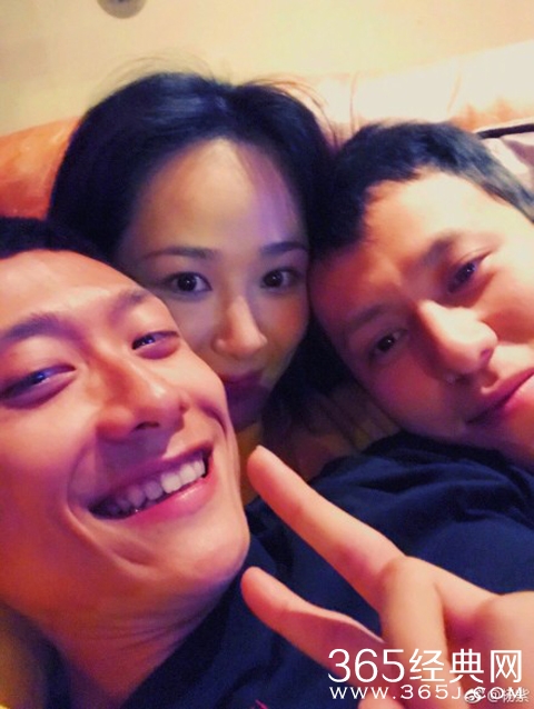 杨紫合影张一山秦俊杰 照片曝光  没有秦俊杰杨紫会和张一山在一起吗