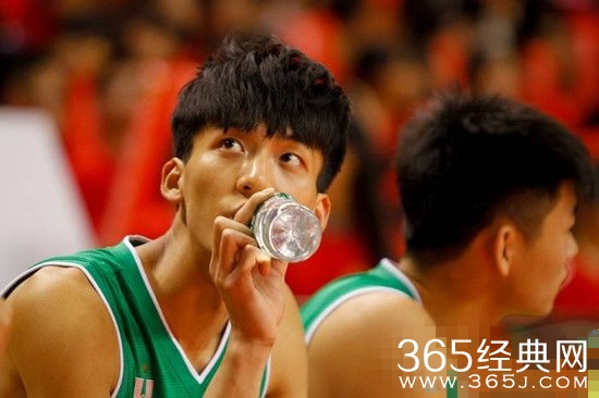 综艺奇兵神犬达人冯瀚圃是谁 冯瀚圃个人资料微博背景介绍