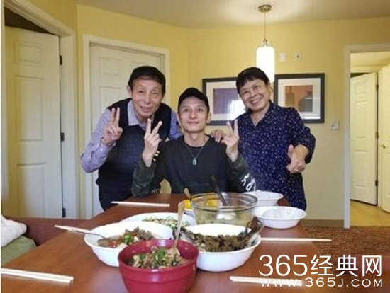 李维嘉筷子门是什么事 李维嘉怎么回应筷子门事件的