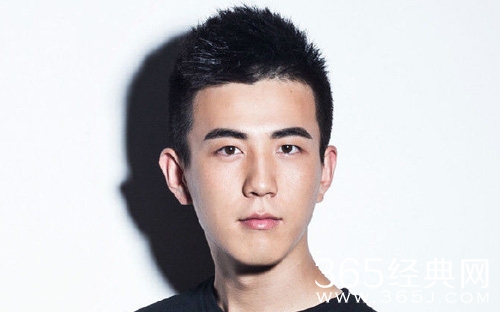 娄艺潇的男友是谁 李川资料照片介绍