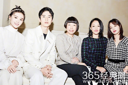 马思纯刘昊然香奈儿成都秀场同框 一起去看秀的还有她们