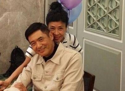 周润发决定死后捐出所有家产 周润发决定死后捐出的家产有多少