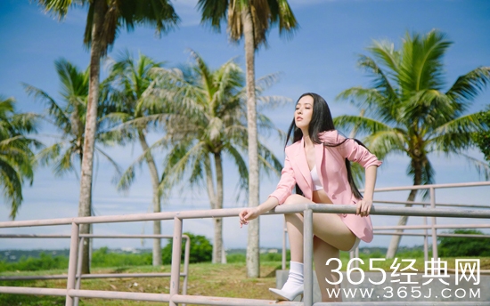 【娱情小卖部】第三期：郭碧婷也为男人装宽衣解带了， 不过网友最期待看到的还是她