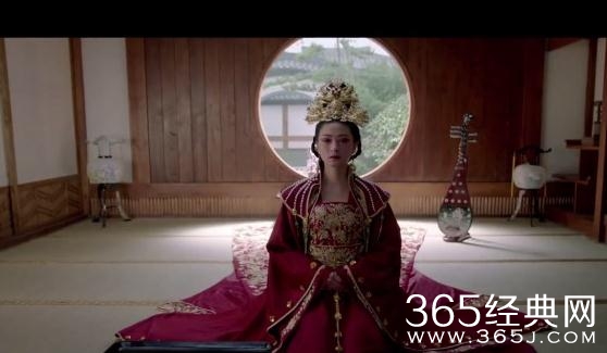 海上牧云记南枯月漓是谁演的 万茜个人资料介绍