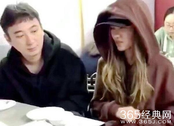 王思聪携新欢现身珠宝店 王思聪新欢正面照曝光