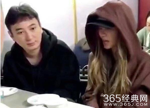 王思聪携新欢现身珠宝店 王思聪新欢正面照曝光